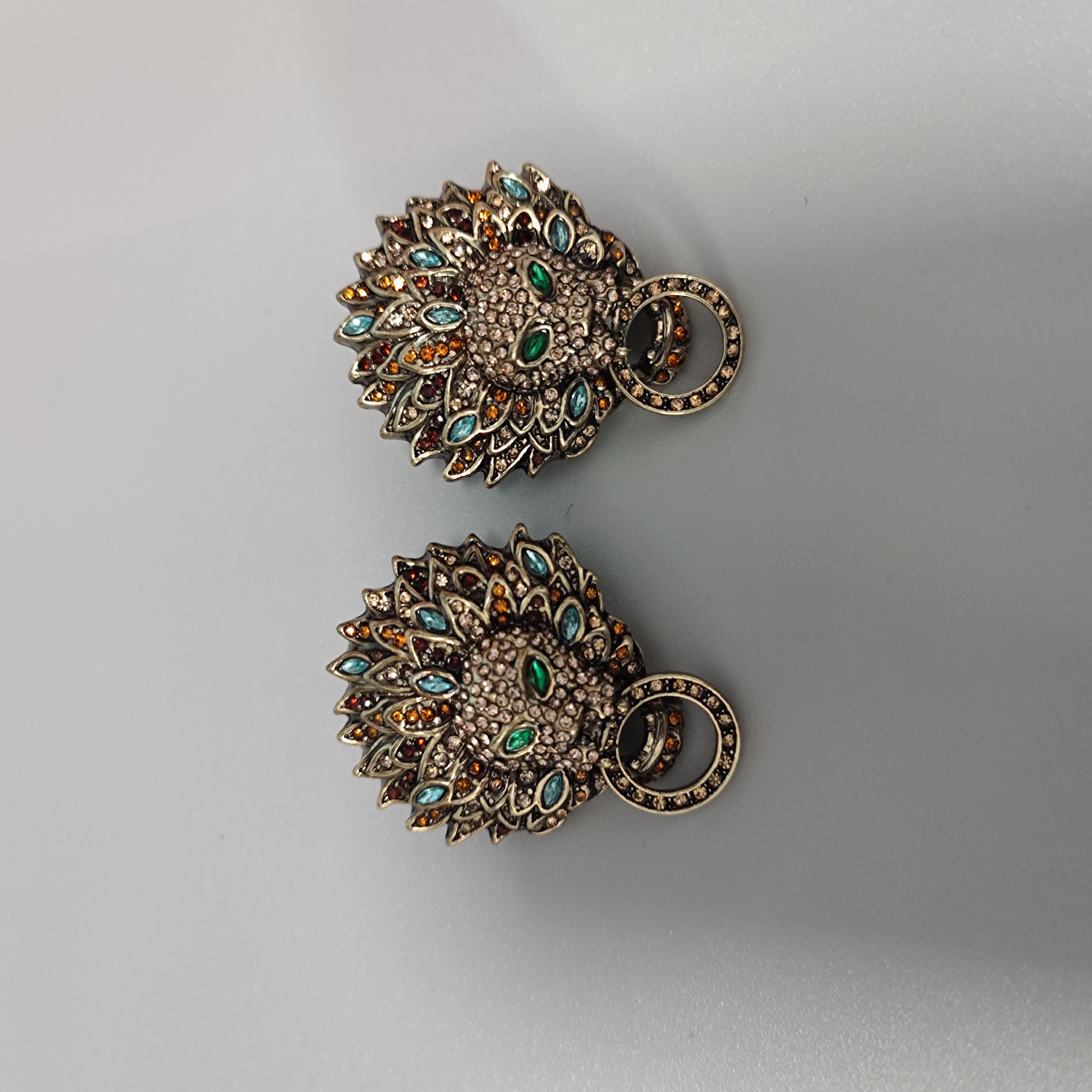 nice fashion head earrings ear buds