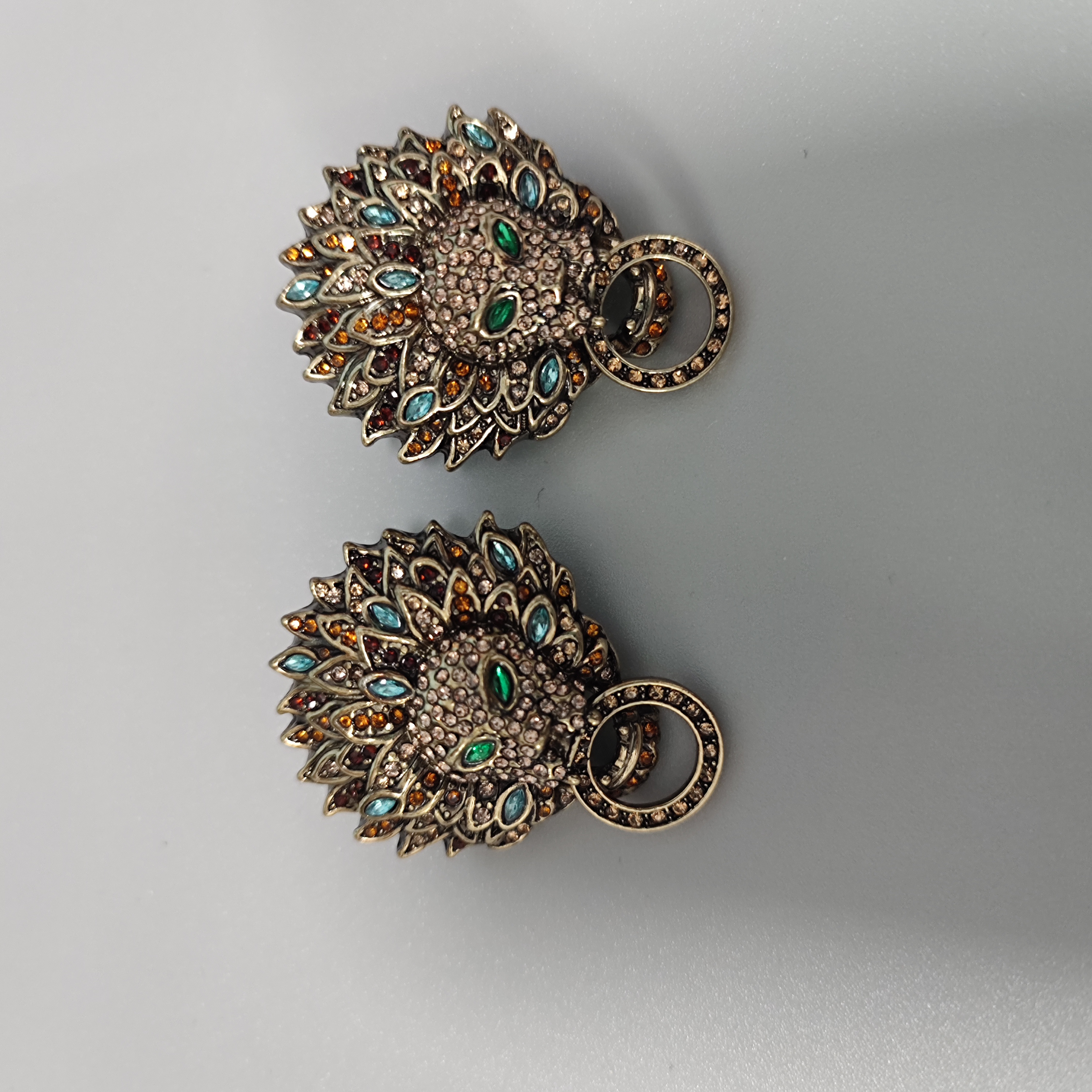 nice fashion head earrings ear buds